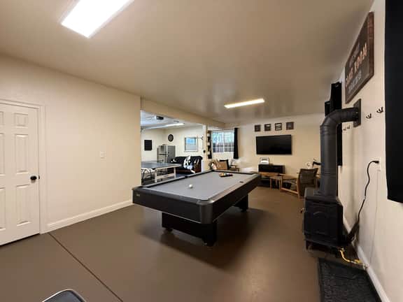 Dog Friendly Chester Cabin | Hot Tub & Game Room - Image 5